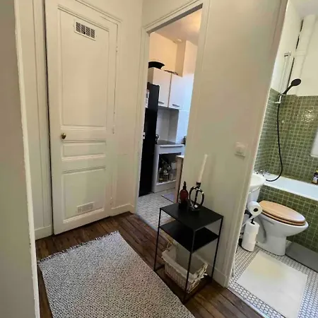 Cosy Proche Tour Eiffel