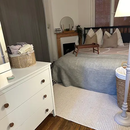 Cosy Proche Tour Eiffel