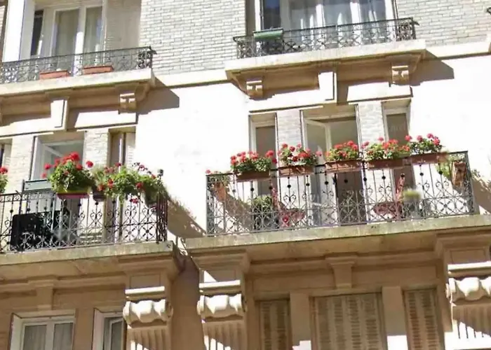 Cosy Proche Tour Eiffel * Париж